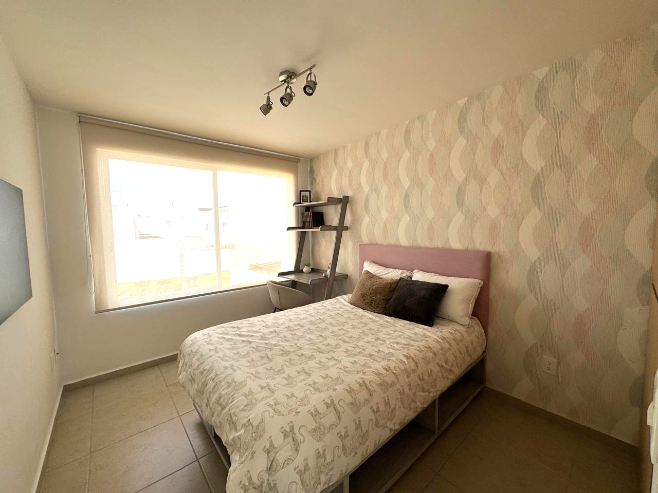 Casa nueva en VENTA en privado, con extraordinaria ubicación al norte de León, Gto. 